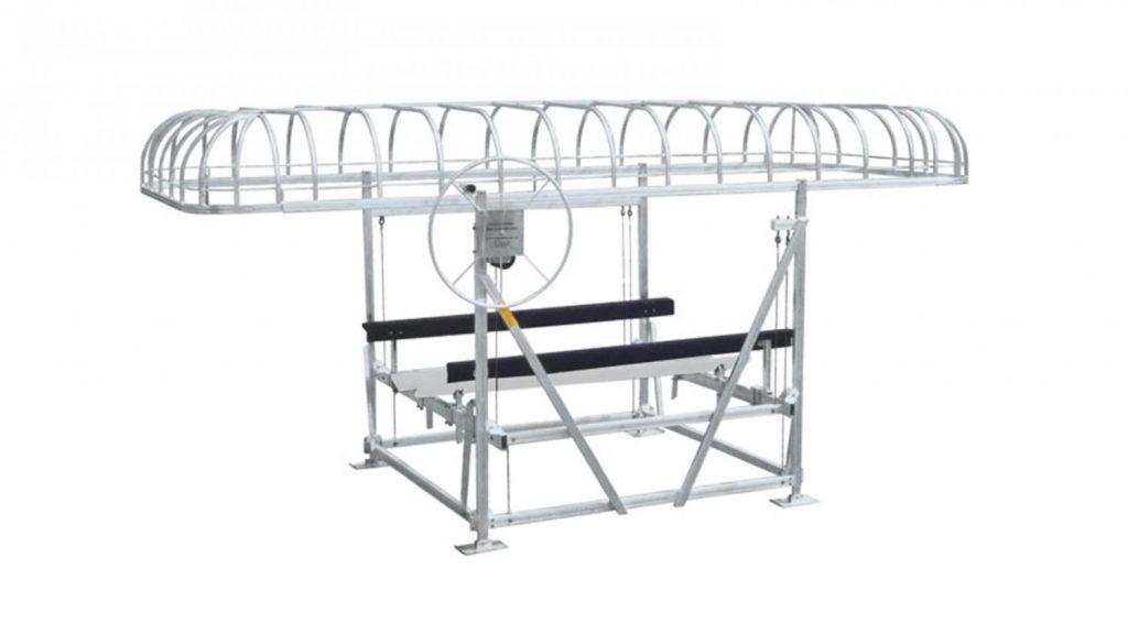 Manual boat lifts Bertrand Docks