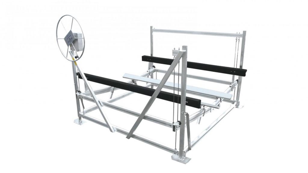 Manual boat lifts Bertrand Docks